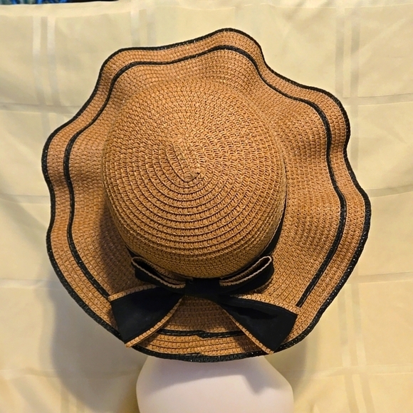 ♥️5 for $25♥️ Ladies Sun Hat with Elastic Neck Strap with Black Bow on Backside - Picture 1 of 7